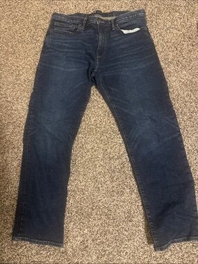 GAP Men’s Navy Straight Leg Jeans